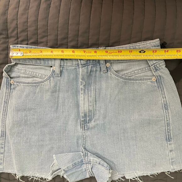 BLANK NYC Jean Shorts Women’s 26 Blue Light Wash High Rise Hip Cutouts NWT - Picture 10 of 10